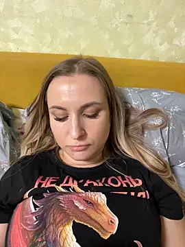 Snapshot of OlgaBuzzz chatting on February 4, 12:00 pm OlgaBuzzz online show from February 4, 12:00 pm