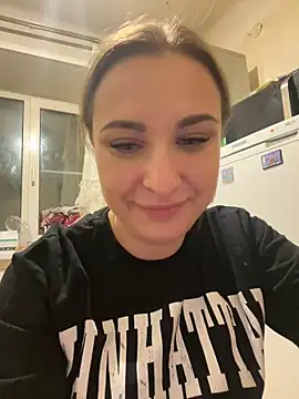 Snapshot of OlgaBuzzz chatting on February 18, 1:33 pm OlgaBuzzz online show from February 18, 1:33 pm