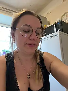 Snapshot of OlgaBuzzz chatting on March 20, 12:00 pm OlgaBuzzz online show from March 20, 12:00 pm