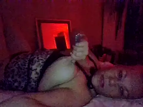 BadGal4480 online show from December 10, 7:05 am