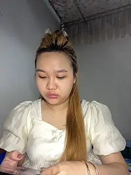 Snapshot of Odette68 chatting on May 24, 12:48 am Odette68 online show from May 24, 12:48 am