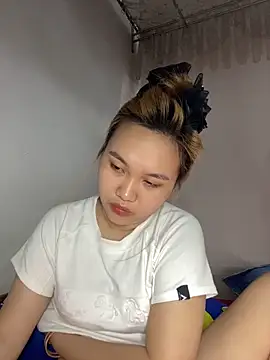 Snapshot of Odette68 chatting on June 11, 12:32 am Odette68 online show from June 11, 12:32 am