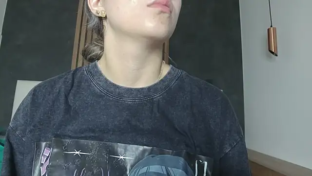 AmbarHills 1 online show from December 22, 11:40 am