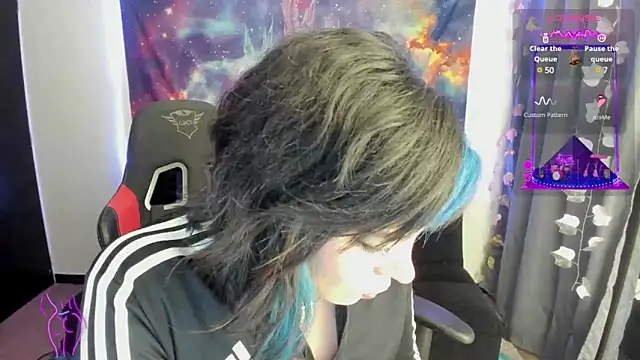 Snapshot of cocochanell6666 chatting on January 12, 1:21 am cocochanell6666 online show from January 12, 1:21 am