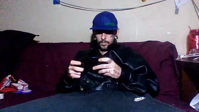 Snapshot of sellvageria chatting on June 23, 8:29 pm sellvageria online show from June 23, 8:29 pm