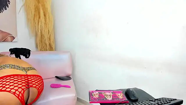 mia foxts online show from September 23, 5:27 pm