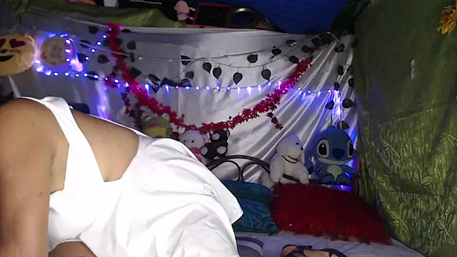 Snapshot of andreu_mature chatting on March 2, 9:21 am andreu mature online show from March 2, 9:21 am