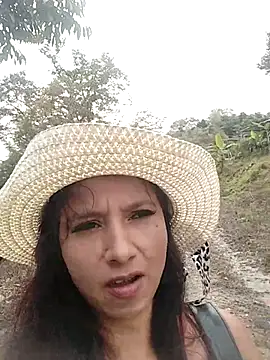 Snapshot of andreu_mature chatting on March 5, 7:27 pm andreu mature online show from March 5, 7:27 pm