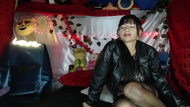 Snapshot of andreu_mature chatting on March 9, 8:29 am andreu mature online show from March 9, 8:29 am