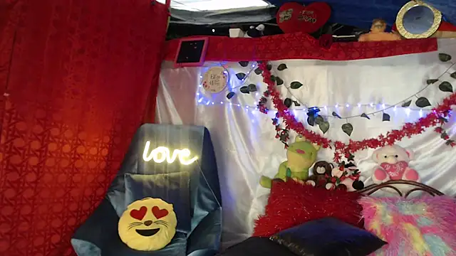 Snapshot of andreu_mature chatting on March 22, 11:42 am andreu mature online show from March 22, 11:42 am