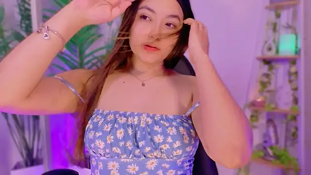Snapshot of Abella_ruiz chatting on July 9, 12:26 am Abella ruiz online show from July 9, 12:26 am