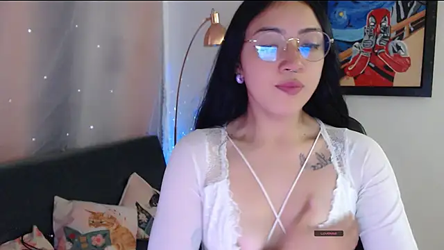 Snapshot of Suzanne_abbey chatting on May 11, 10:51 pm Suzanne abbey online show from May 11, 10:51 pm