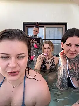 Snapshot of Inked_lorena chatting on November 2, 12:18 pm Inked lorena online show from November 2, 12:18 pm