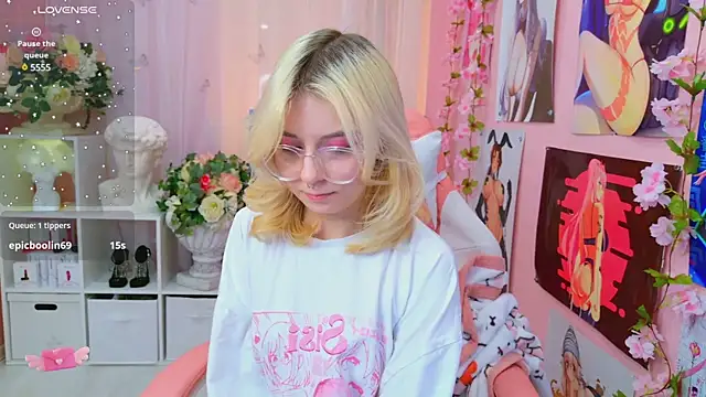 Coconut Mia online show from January 18, 3:31 am