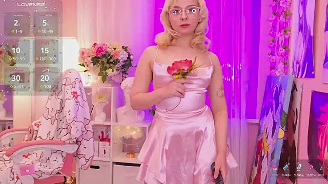 Coconut Mia online show from March 5, 9:15 pm