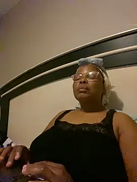 Snapshot of Nomthie chatting on March 15, 6:54 pm Nomthie online show from March 15, 6:54 pm