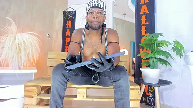 Snapshot of RicoBrown777_ chatting on October 31, 4:46 am RicoBrown777 online show from October 31, 4:46 am