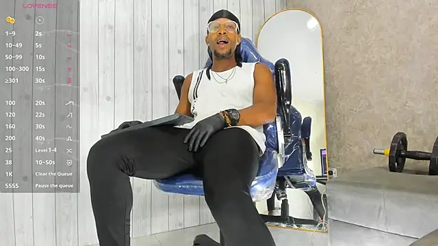 Snapshot of RicoBrown777_ chatting on July 16, 12:11 pm RicoBrown777 online show from July 16, 12:11 pm