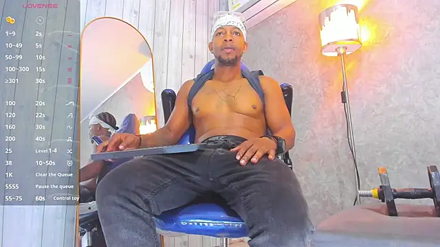 Snapshot of RicoBrown777_ chatting on July 25, 12:25 pm RicoBrown777 online show from July 25, 12:25 pm