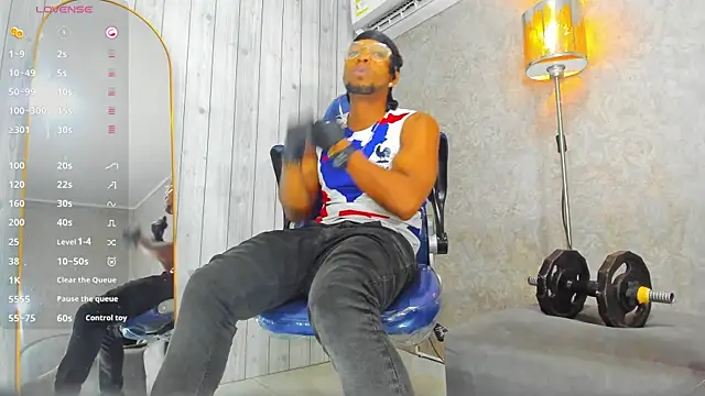 Snapshot of RicoBrown777_ chatting on July 30, 12:26 pm RicoBrown777 online show from July 30, 12:26 pm