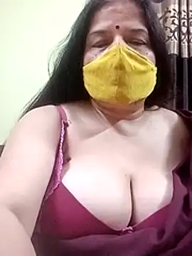 Snapshot of IndianAngle chatting on July 22, 8:33 pm IndianAngle online show from July 22, 8:33 pm