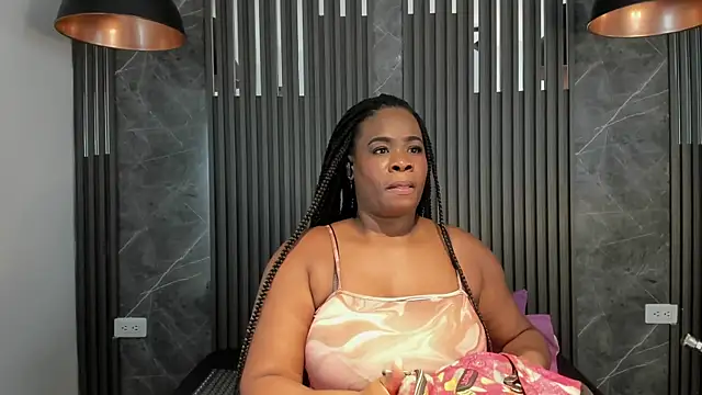 SaraiEvans online show from February 10, 3:21 am