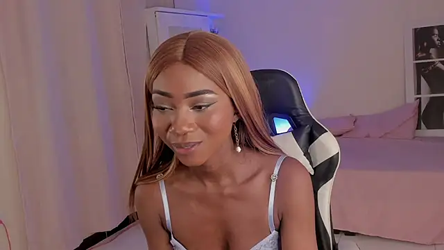 Snapshot of SavannahWildee chatting on December 2, 7:16 pm SavannahWildee online show from December 2, 7:16 pm