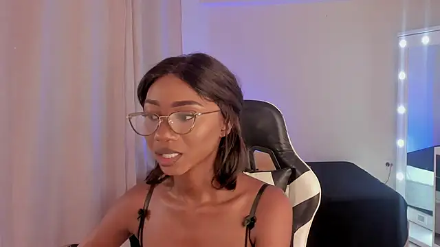 Snapshot of SavannahWildee chatting on January 27, 8:07 pm SavannahWildee online show from January 27, 8:07 pm