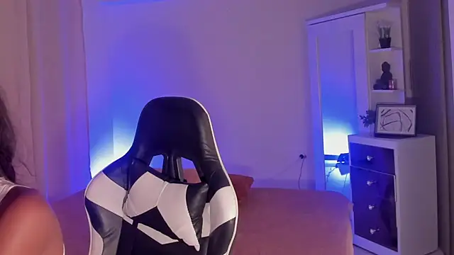 Snapshot of SavannahWildee chatting on February 10, 6:24 pm SavannahWildee online show from February 10, 6:24 pm