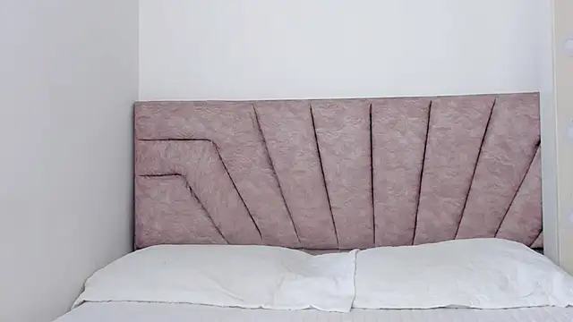 SavannahWildee online show from May 4, 7:54 pm