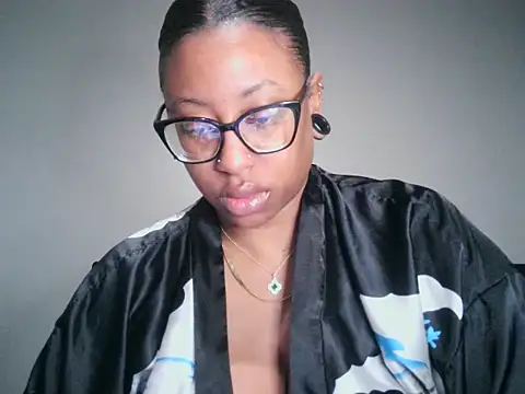 Snapshot of Nyxie_Chaos chatting on February 4, 3:07 pm Nyxie Chaos online show from February 4, 3:07 pm