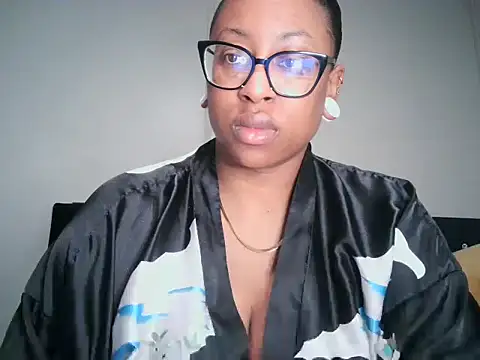 Snapshot of Nyxie_Chaos chatting on February 18, 2:35 pm Nyxie Chaos online show from February 18, 2:35 pm