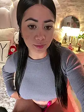  MadiLee  online show from December 19, 2:01 am