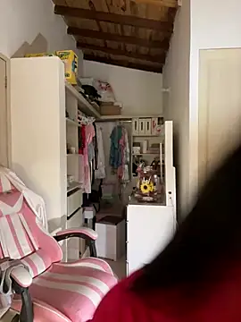  MadiLee  online show from January 4, 11:59 pm