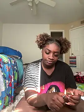 LillShayy online show from April 25, 3:31 pm