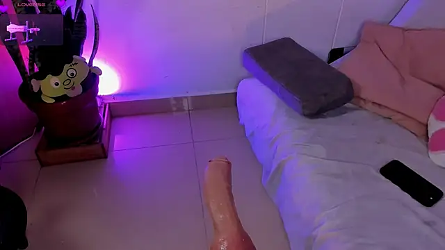 LilyRobertts online show from July 2, 3:23 am