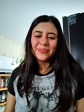 Snapshot of _maiahairy_ chatting on December 17, 12:44 pm maiahairy online show from December 17, 12:44 pm