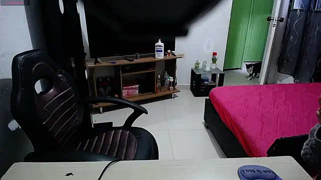 charllotee dark online show from June 5, 8:47 pm