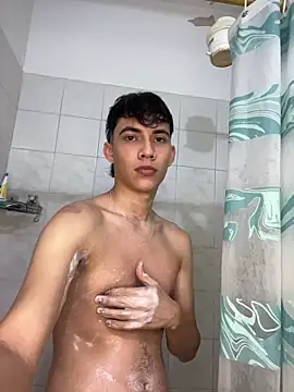 Snapshot of RyanGosslling_ chatting on December 17, 12:16 am RyanGosslling online show from December 17, 12:16 am