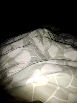 royisnice2 online show from October 31, 4:46 am