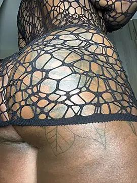 Snapshot of Hugemassivebootie chatting on July 10, 5:26 pm Hugemassivebootie online show from July 10, 5:26 pm
