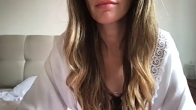 paolajonez online show from December 14, 4:42 pm