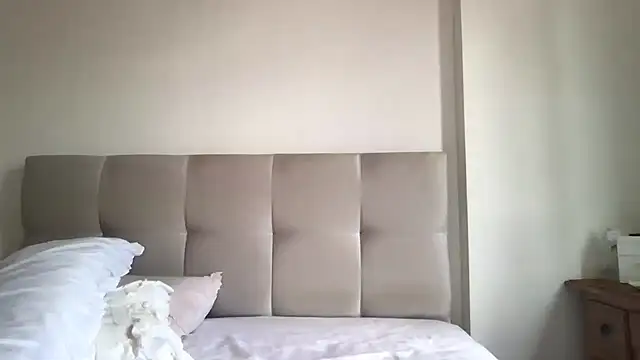 paolajonez online show from February 8, 1:44 pm