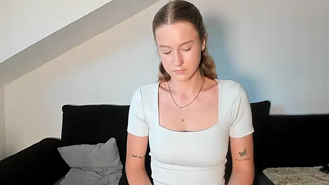 Snapshot of laurasommer chatting on July 29, 6:17 pm laurasommer online show from July 29, 6:17 pm