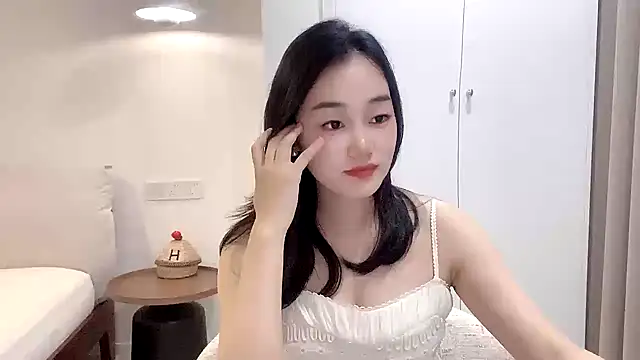 Snapshot of cloud8822 chatting on May 19, 1:50 pm cloud8822 online show from May 19, 1:50 pm