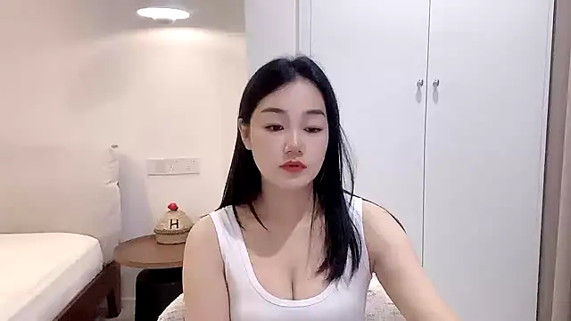 Snapshot of cloud8822 chatting on May 28, 1:30 pm cloud8822 online show from May 28, 1:30 pm