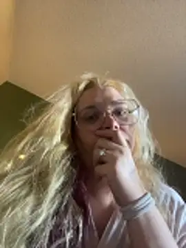 Lalalynn online show from February 23, 4:15 pm