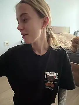 Snapshot of enjoy_my_beauty chatting on May 7, 6:41 am enjoy my beauty online show from May 7, 6:41 am