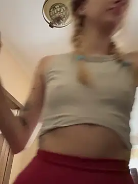 Snapshot of enjoy_my_beauty chatting on June 7, 6:28 am enjoy my beauty online show from June 7, 6:28 am