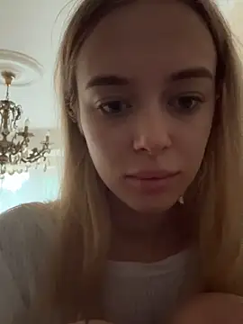 Snapshot of enjoy_my_beauty chatting on June 14, 6:15 am enjoy my beauty online show from June 14, 6:15 am